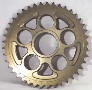 Corona 45 Denti Sitta Ergal 7075 ossido duro, catena 525 per DUCATI 748,848,916,996 Monster,Hypermotard,Multistarda 1000/1100 Soddisfatti O Rimborsati