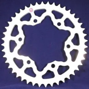 Ordina Subito Corona 44 Denti Sitta Ergal, catena 530, codice 201M44-30 per Yamaha R1, Suzuki GSX-R 1000 09, FZ6/Fazer, FZ1/Fazer 1000 06>